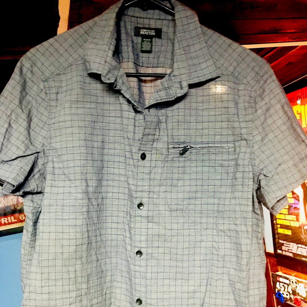 Kenneth Cole reaction men’s med short sleeve button down